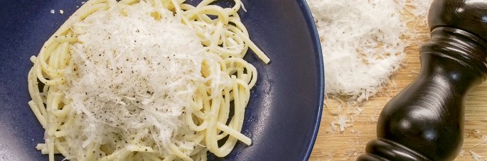 roomalainen pasta pippuri ja juusto pecorino