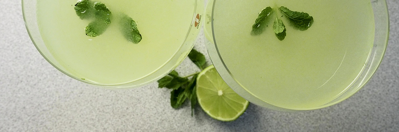 Hendrick's gin drink cocktail