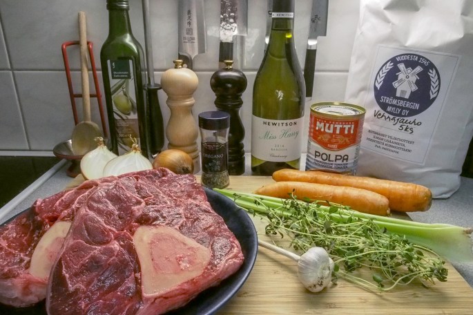 Ossobuco osso bucco resepti potkakiekko haikku highland karja ylämaankarja