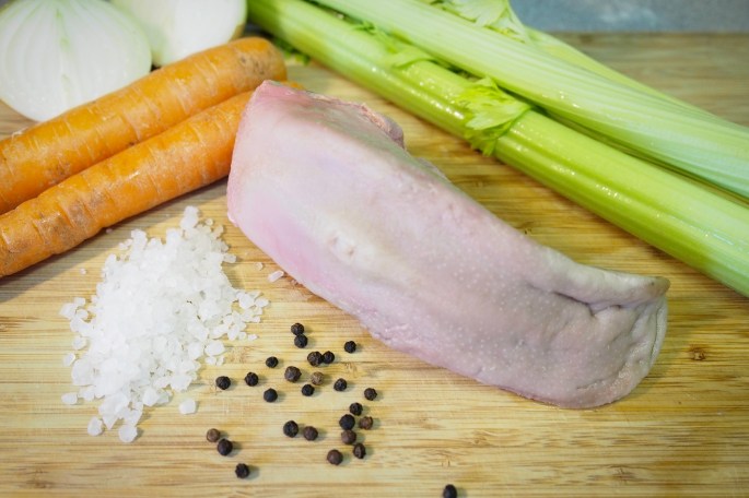 porsaan kielien keitto keittäminen resepti