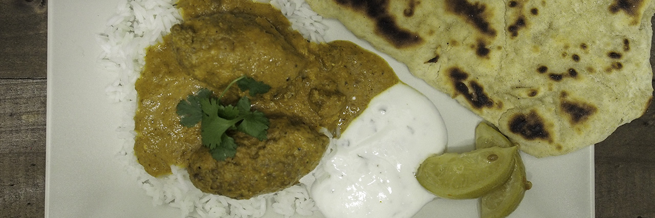 nauta linssi kukkakaali curry naan leipä raita kastike intialainen resepti