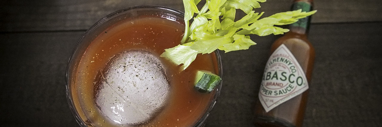 Tomaatti mehu cocktail drinkki Tabasco selleri aamupala brunssi