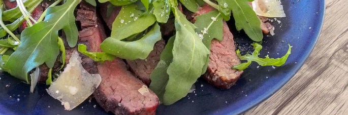 flank steak kuvepaisti naudan rucola parmesan grillattu