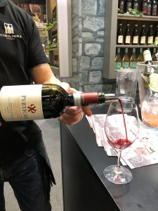 Viini ja Ruoka 2018 messut messukeskus viini vinkki lasiin punaviini puna viini