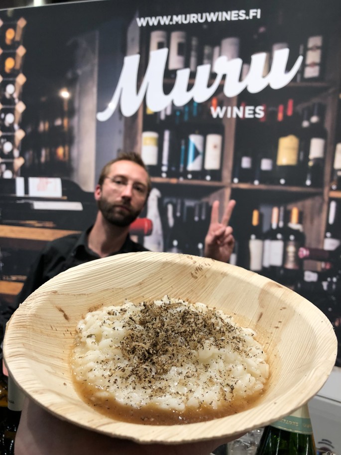 Viini ja Ruoka 2018 messut messukeskus viini vinkki lasiin punaviini puna viini